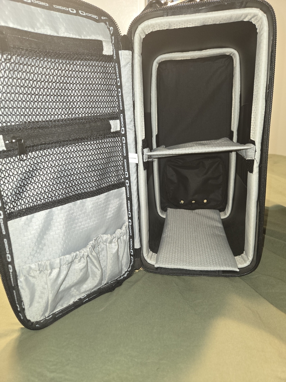 OGIO Black Locker Bag with UNS WorkReady Logo and Yellow Accent - Picture 5 of 5